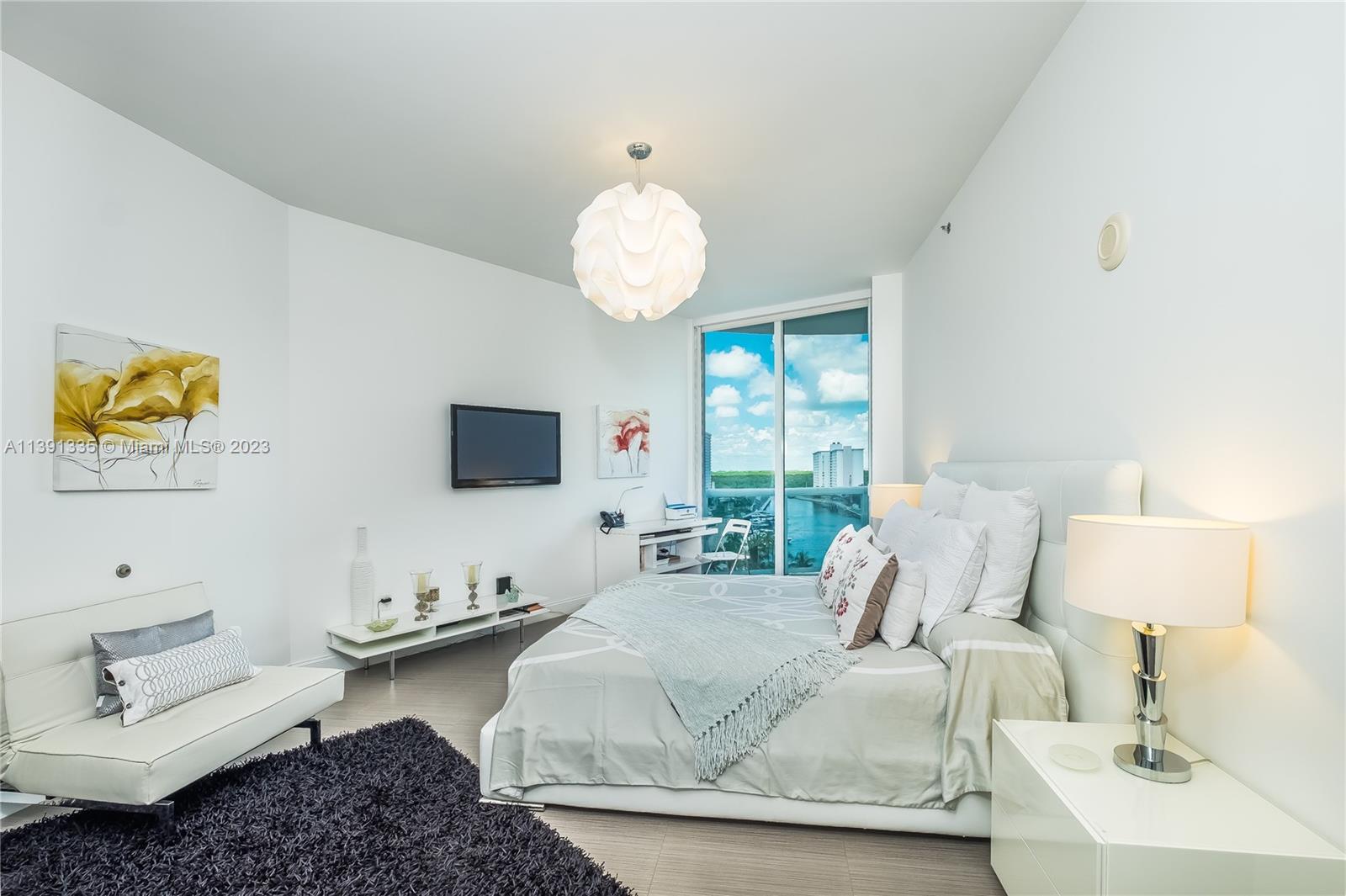 15811 Collins Ave #705